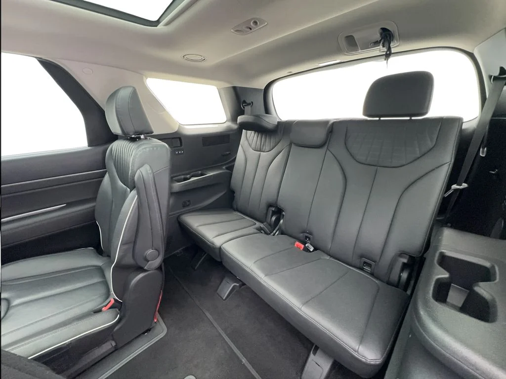 Used 2025 Silver Hyundai Limited image 26
