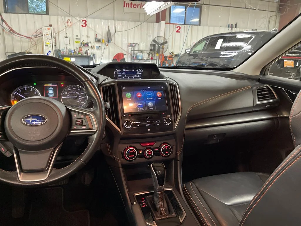 Used 2019 Silver Subaru 2.0i Limited image 18