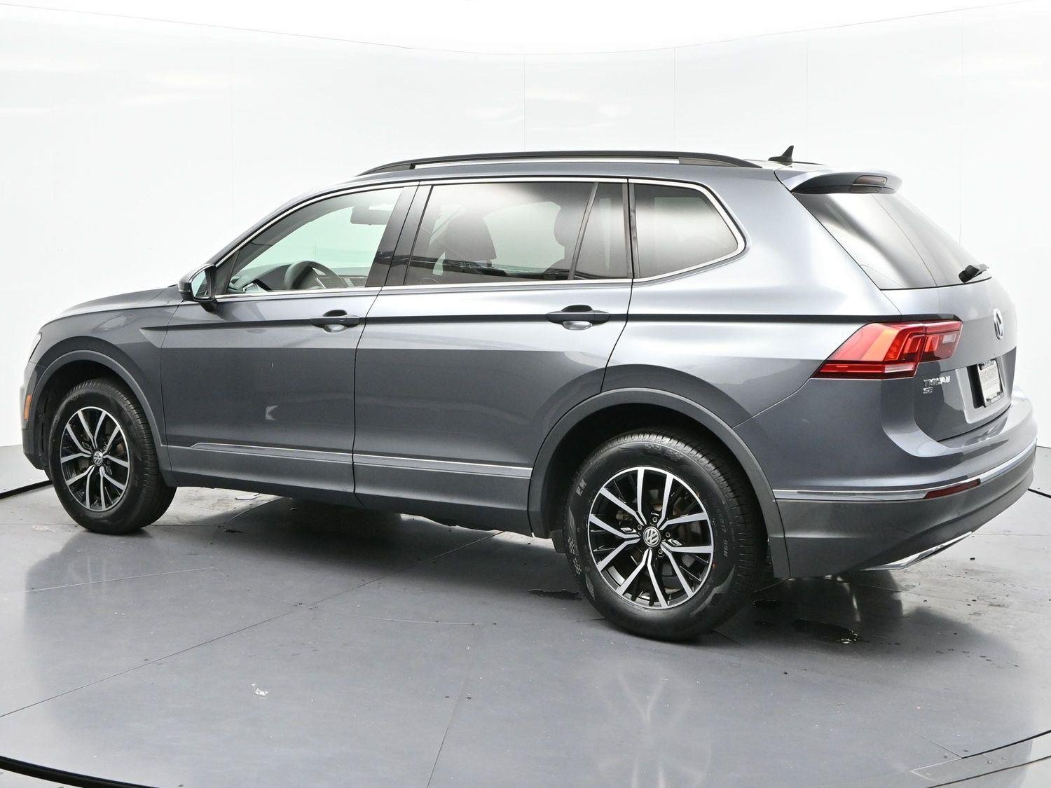 Used 2021 Platinum Gray Metallic Volkswagen SE image 5