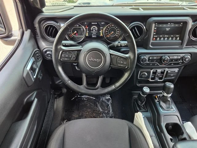 Used 2022 Black Jeep Unlimited Sport Altitude image 13