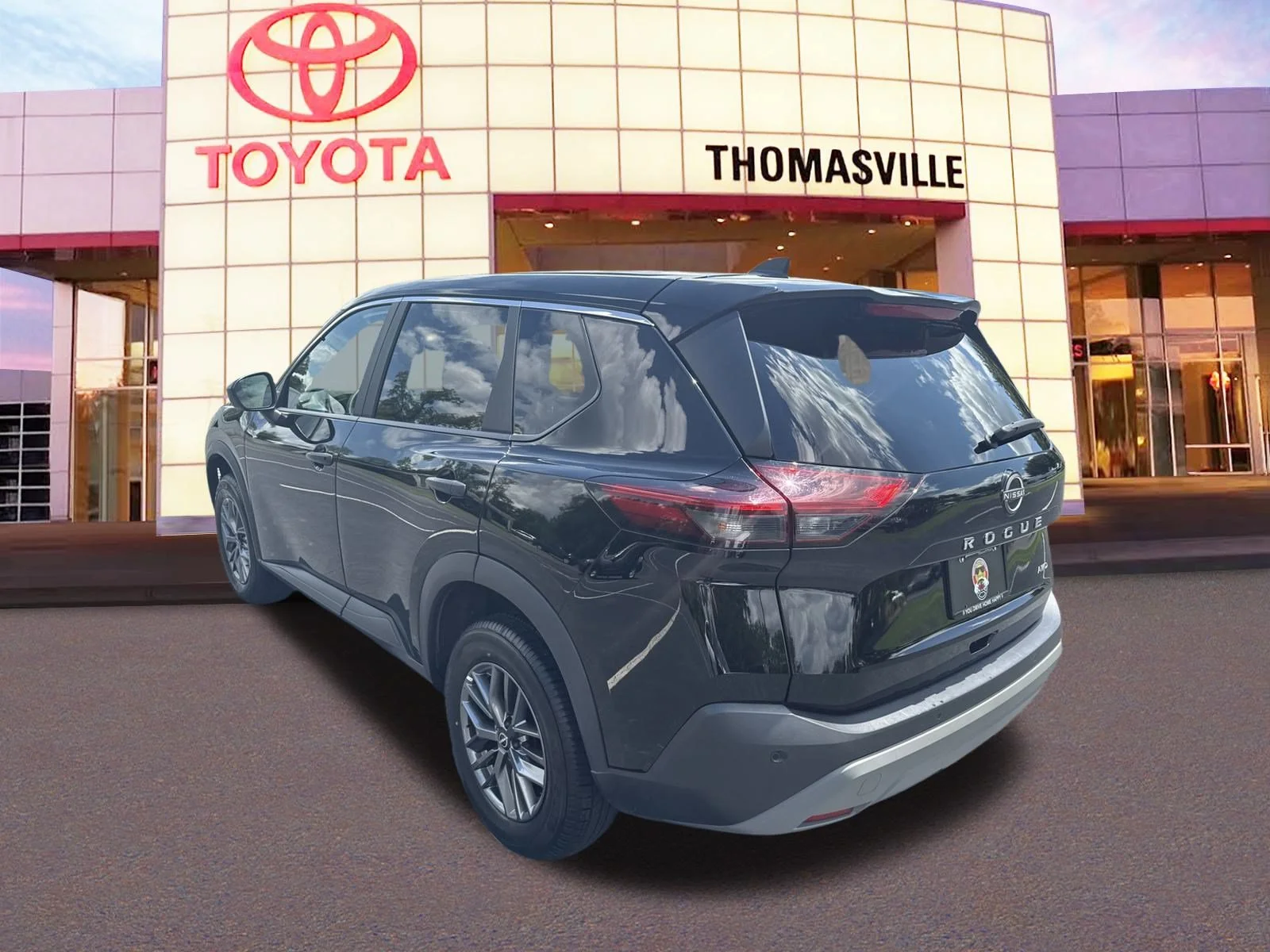 Used 2023 Super Black Nissan  image 7