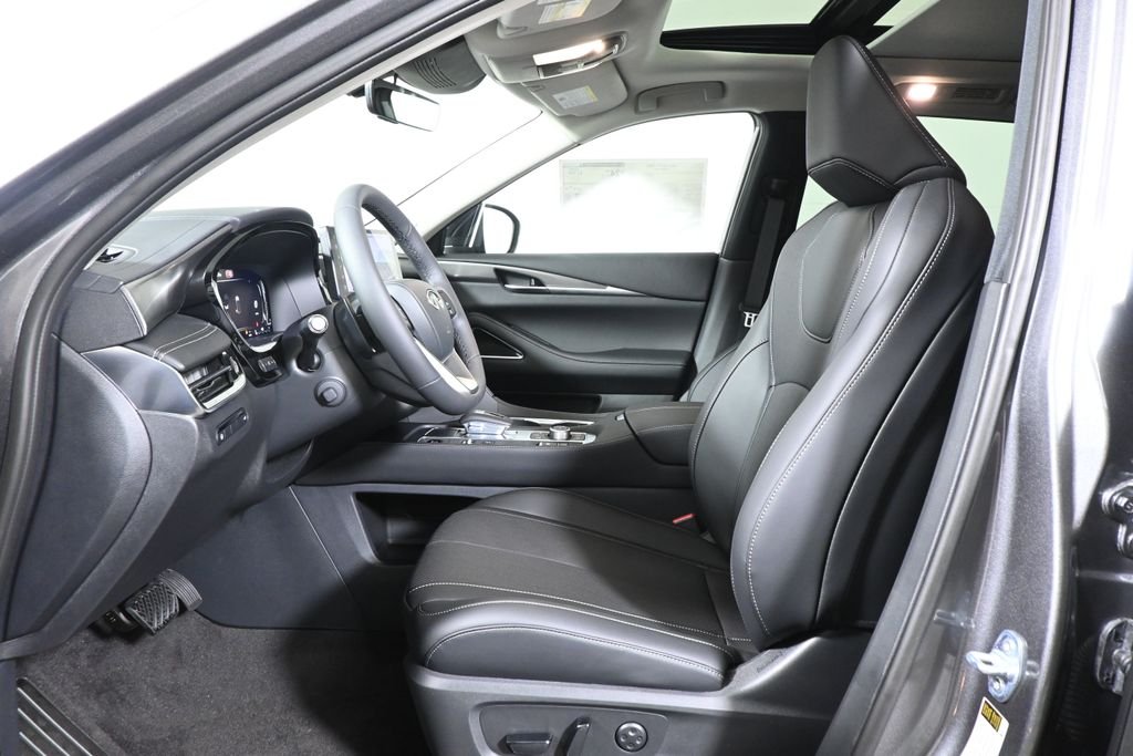 New 2027 GRAPHITE SHADOW INFINITI Luxe AWD image 3