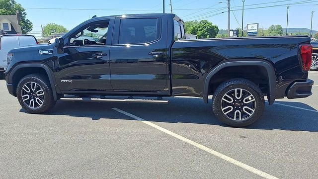 Used 2025 Onyx Black GMC AT4 image 7