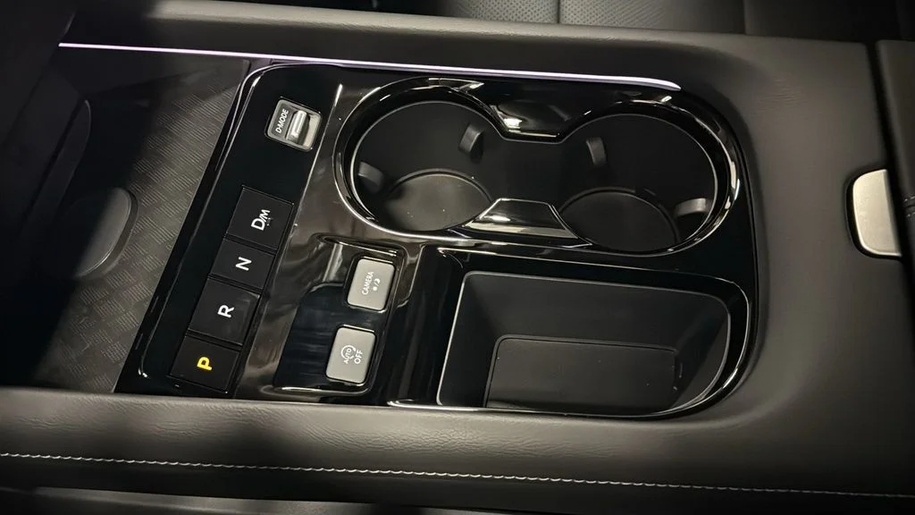 New 2026 White Nissan SL image 25