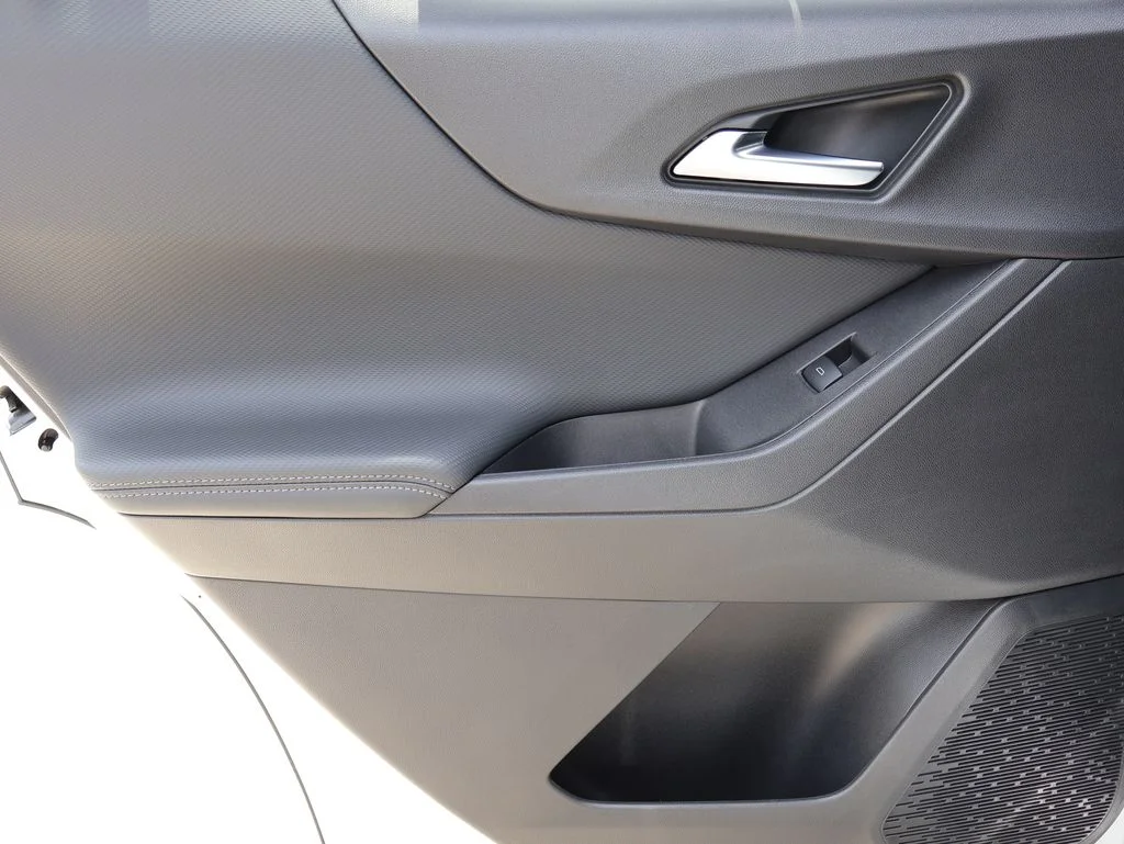 Used 2026 Summit White Chevrolet LT image 16