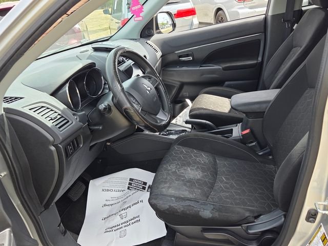 Used 2021  Mitsubishi 2.0 ES image 5