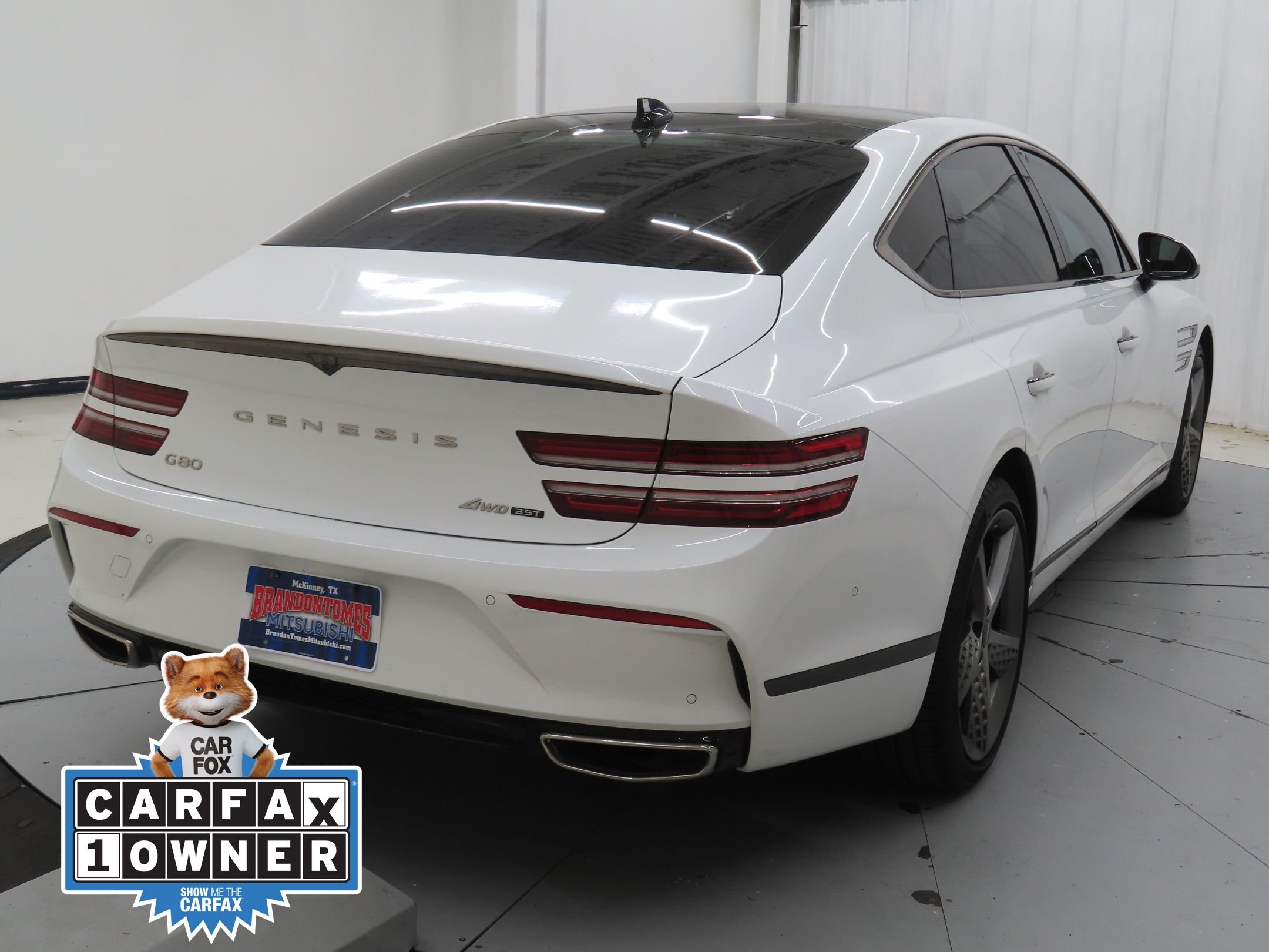 Used 2024 White Genesis 3.5T image 3
