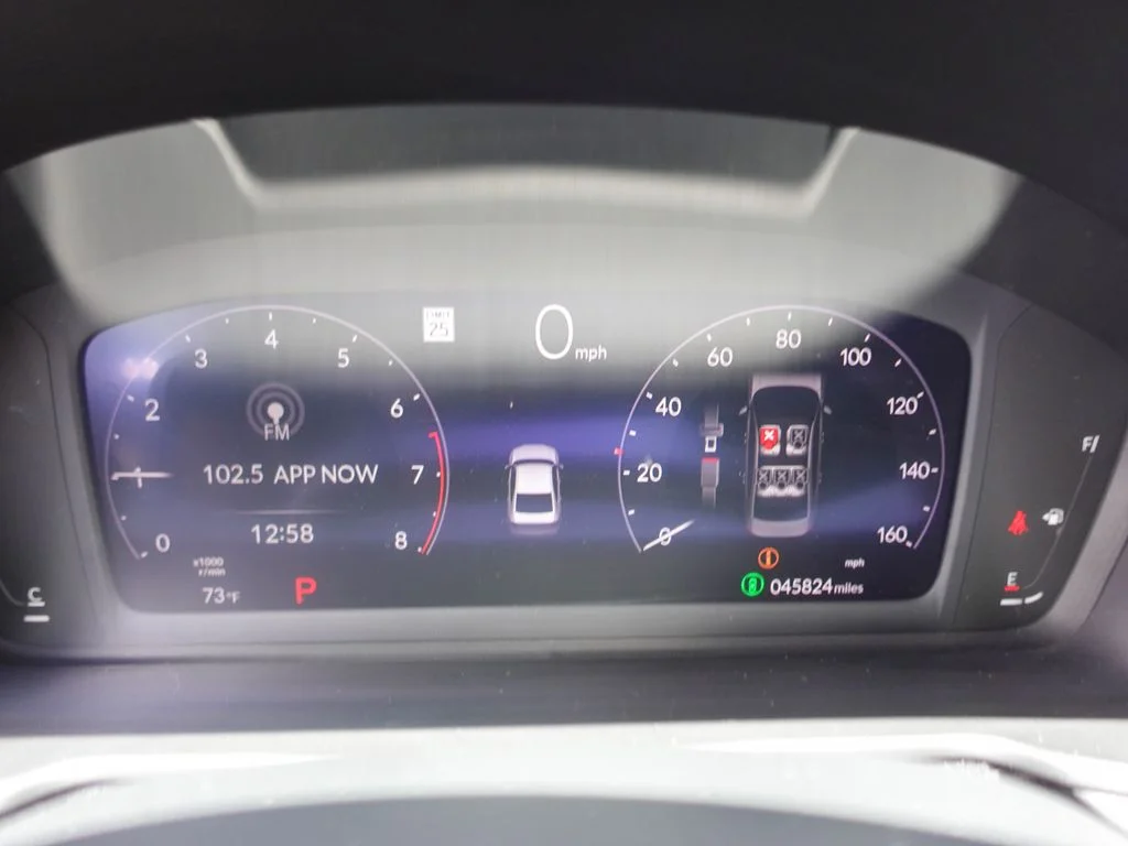 Used 2025 Urban Gray Pearl Honda SE image 15