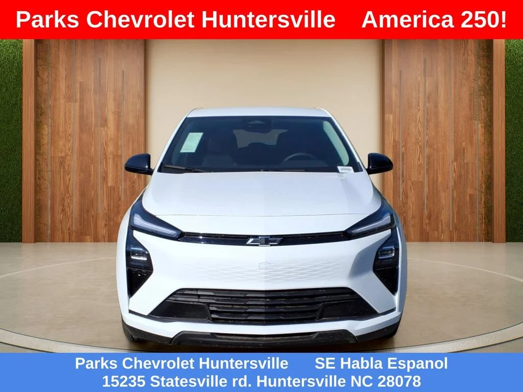 New 2027 Summit White Chevrolet LT image 2