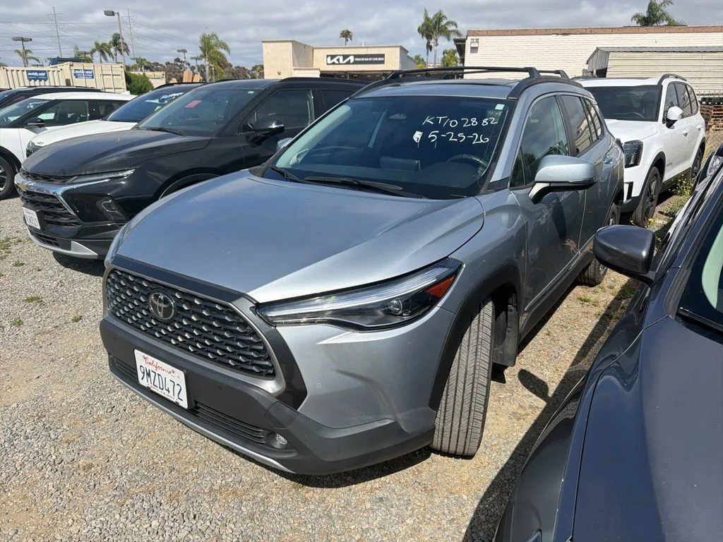 2024 Toyota Corolla Cross XLE AWD's photo