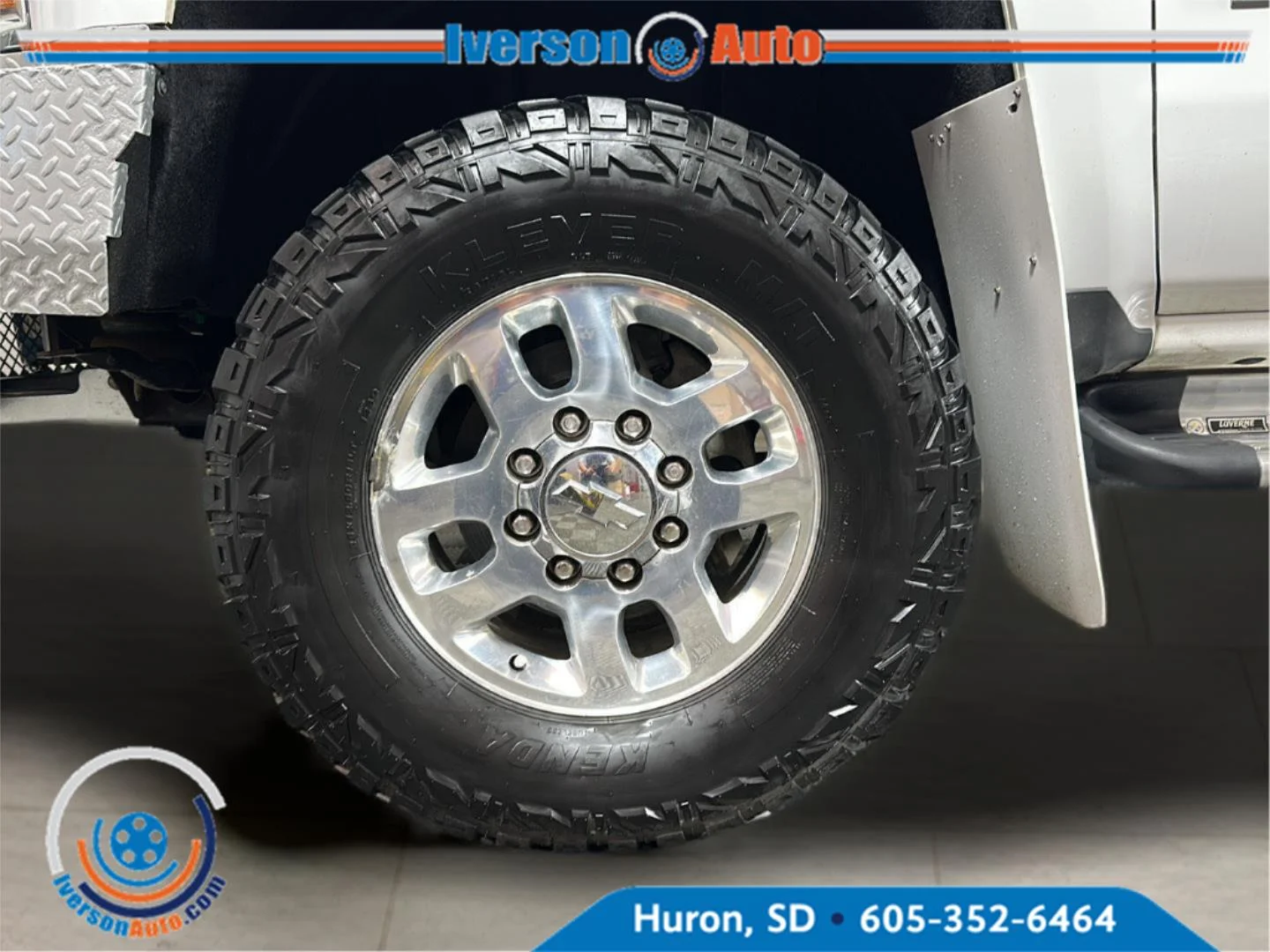 Used 2015 Summit White Chevrolet LT image 6