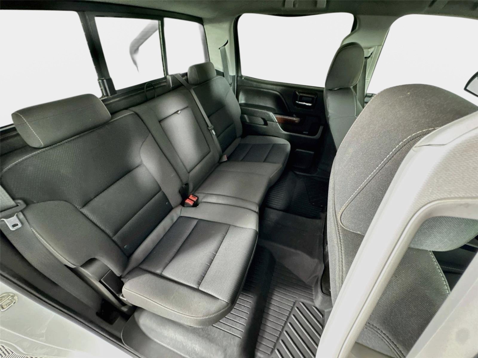 Used 2018 Summit White GMC SLE image 24