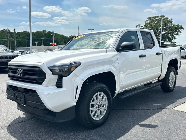 Used 2024 White Toyota SR image 3