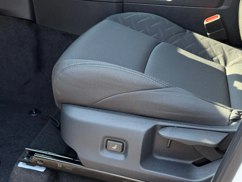 2025 Toyota Tacoma SR5 - Photo 22