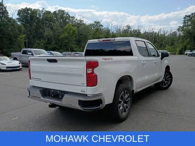 Used 2023 SUMMIT WHITE Chevrolet LT image 4