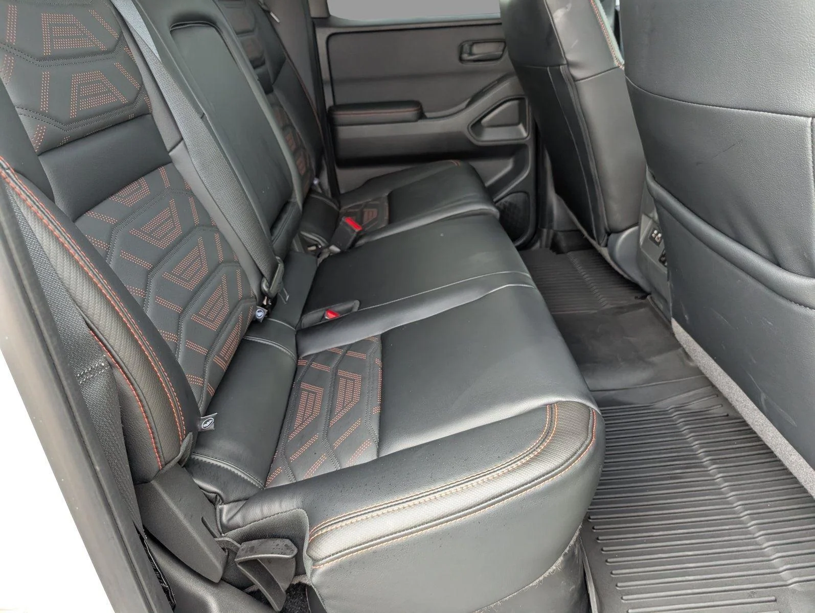 Used 2026 Glacier White Nissan PRO-X image 38