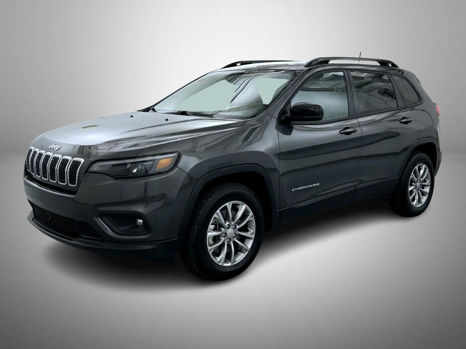 Used 2022 Gray Jeep Latitude Lux image 1