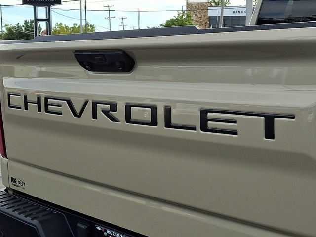 Used 2022 Sand Dune Metallic Chevrolet ZR2 image 31