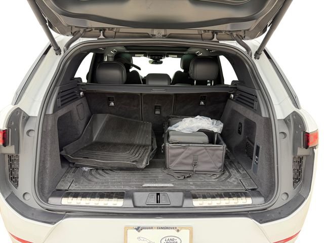 Certified Used 2026 White Land Rover Dynamic SE image 18