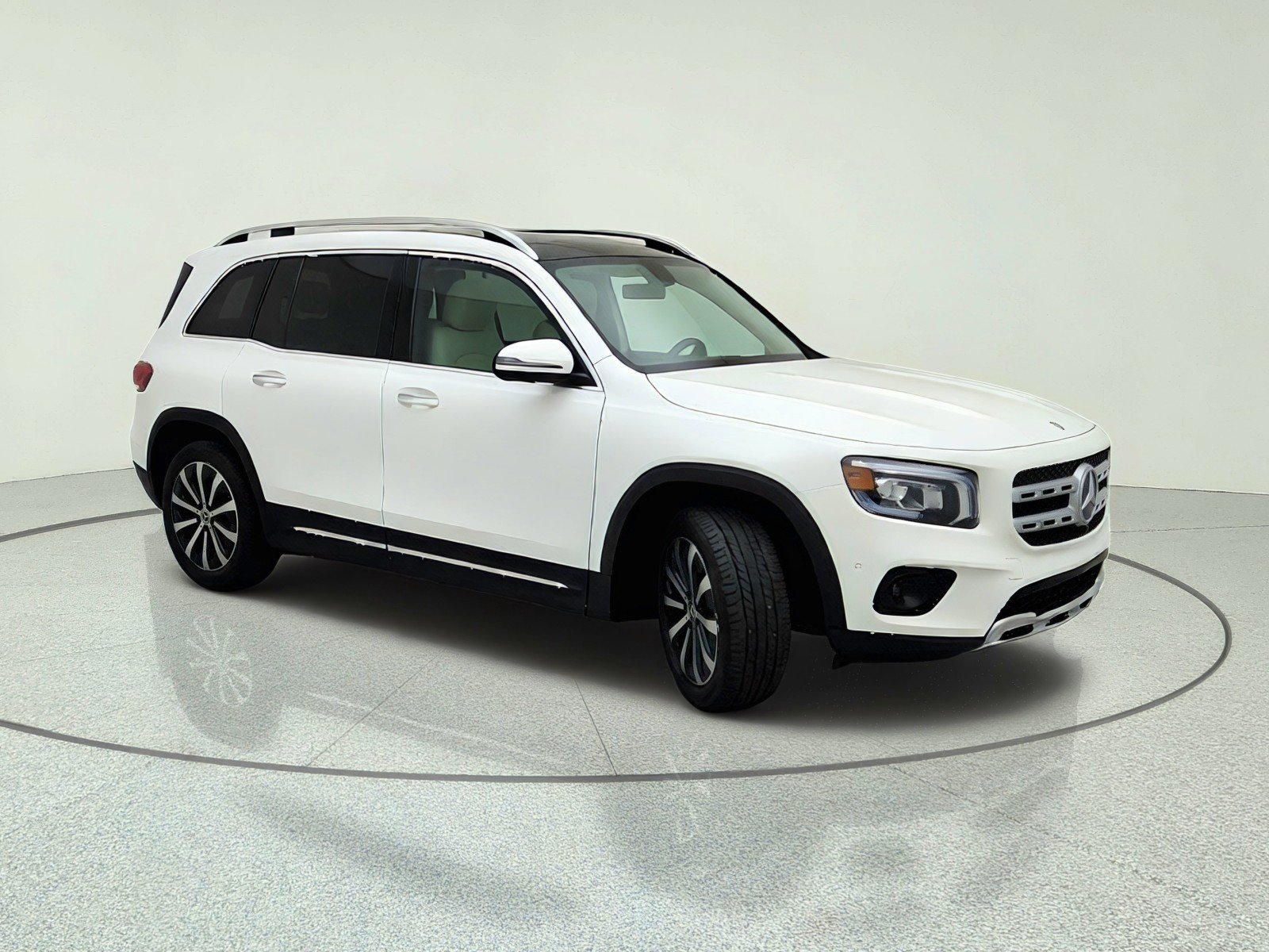 Used 2023 Polar White Mercedes-Benz GLB 250 image 5