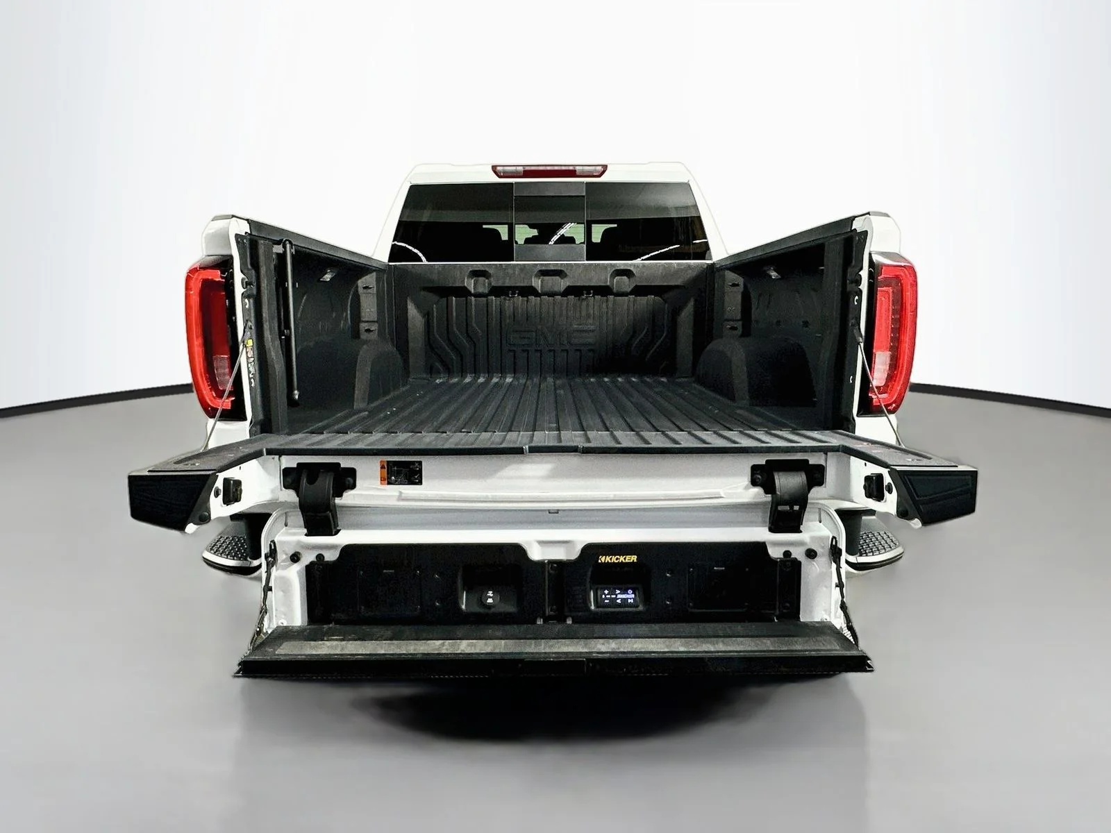 Used 2022 Summit White GMC AT4 image 27