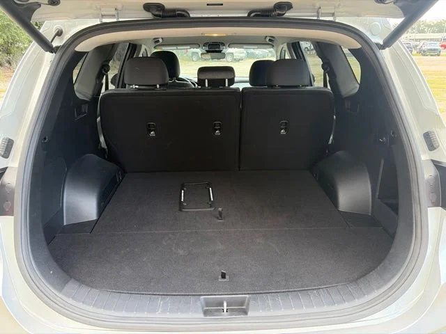Used 2023 Silver Hyundai SEL image 19