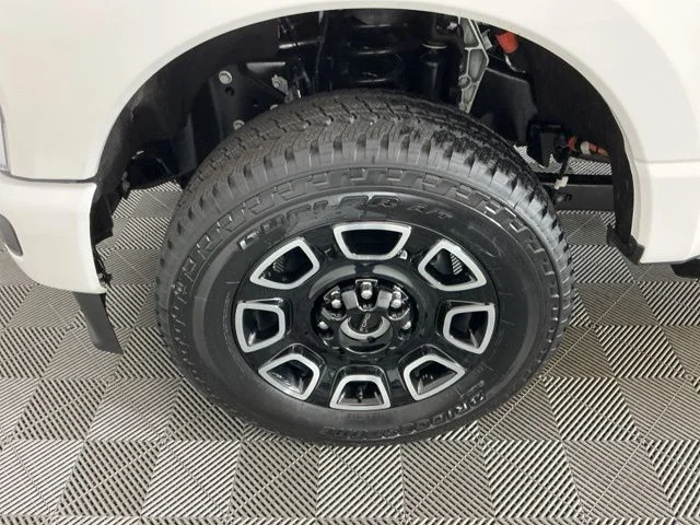 New 2026 Star White Metallic Tri-Coat Ford Platinum image 34