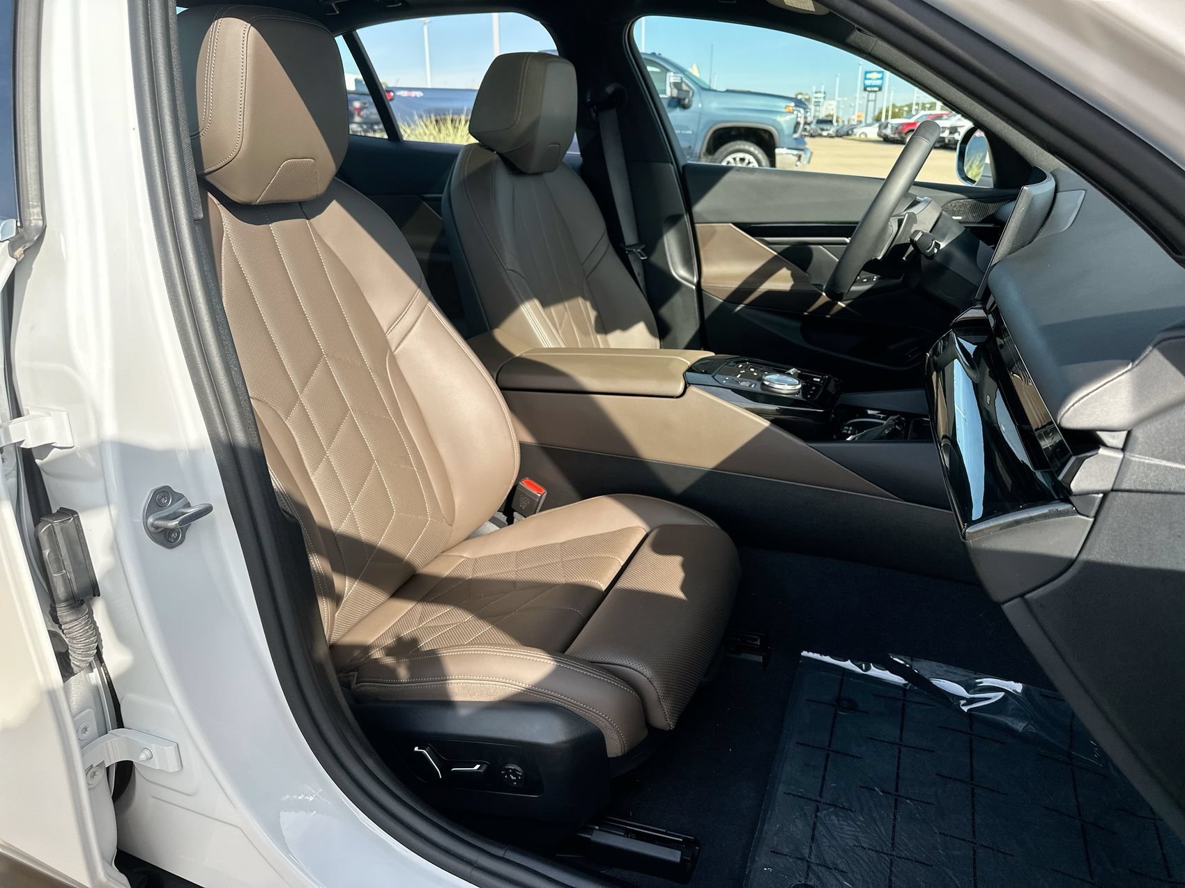Used 2024 Mineral White Metallic BMW 530i image 25