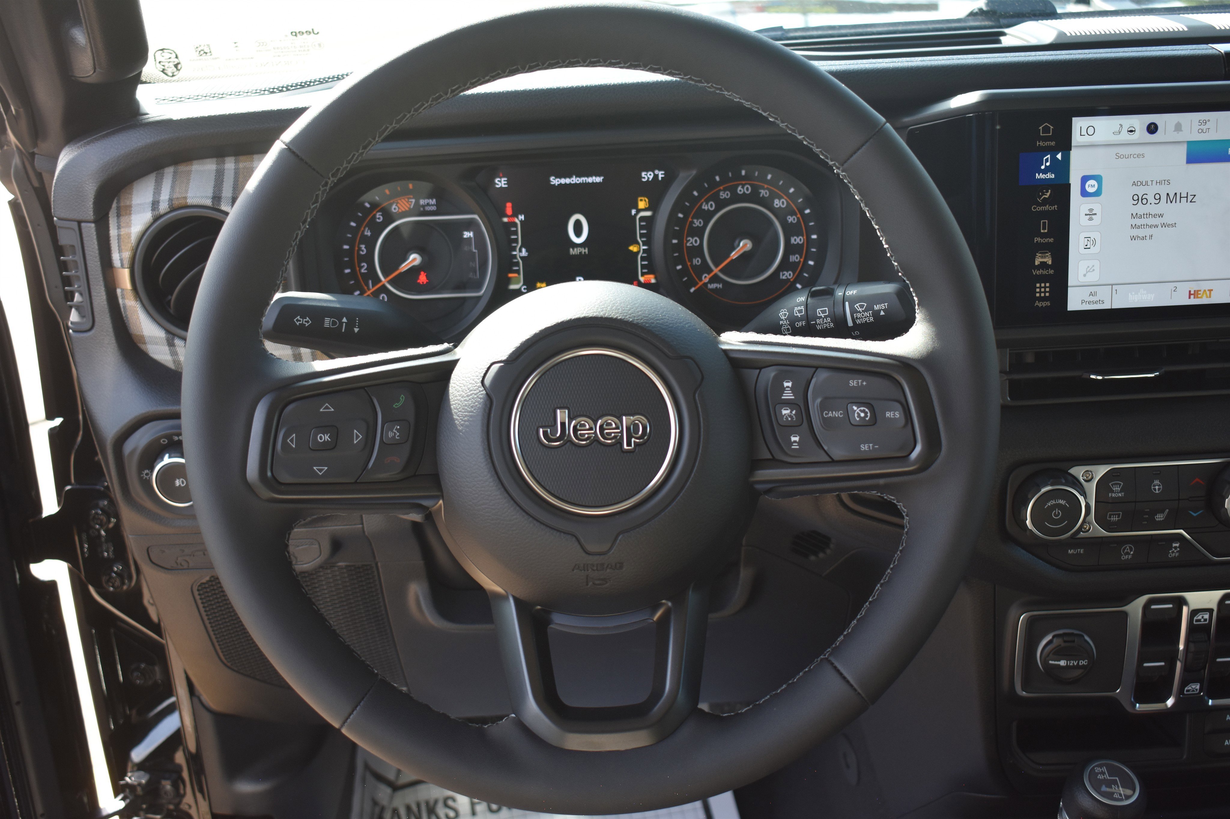 New 2026 Black Clear-Coat Exterior Paint Jeep 85th Anniversary image 19