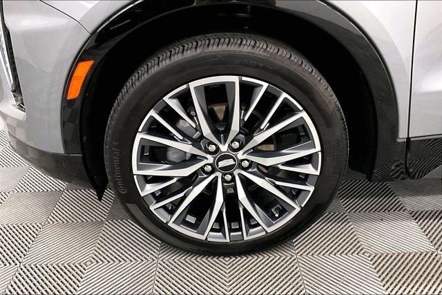Used 2024 Argent Silver Metallic Cadillac Sport image 10
