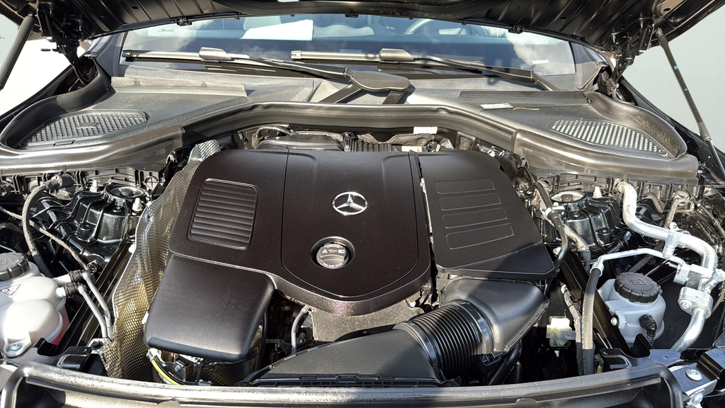 Used 2026 Black Mercedes-Benz GLC 300 image 23
