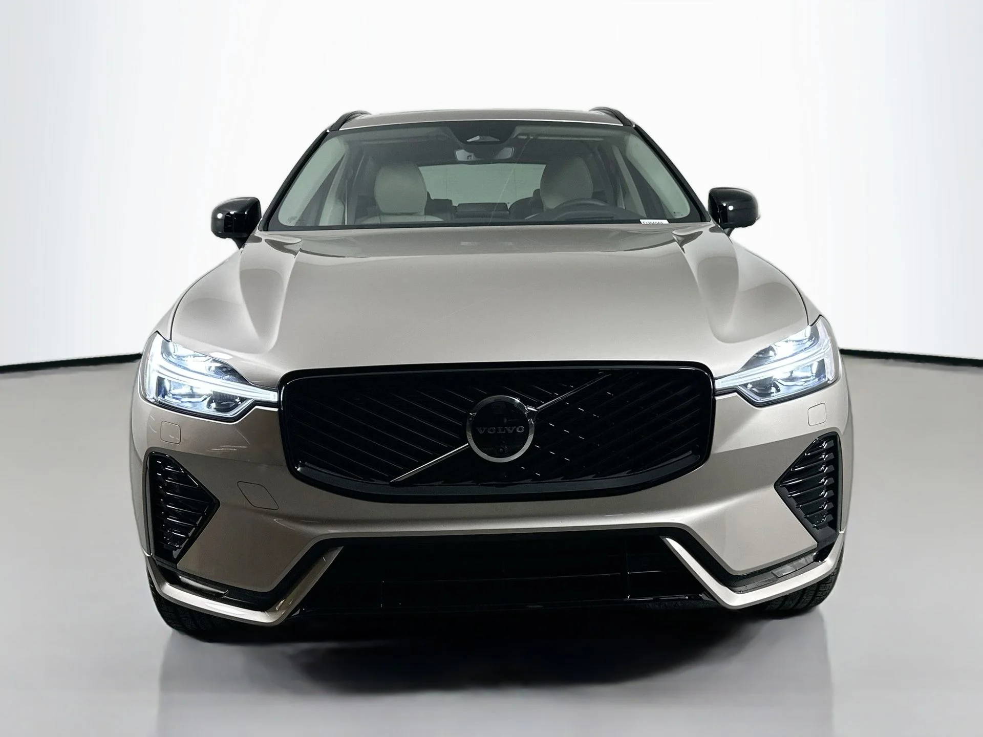 New 2026 Bright Dusk Volvo Ultra image 2
