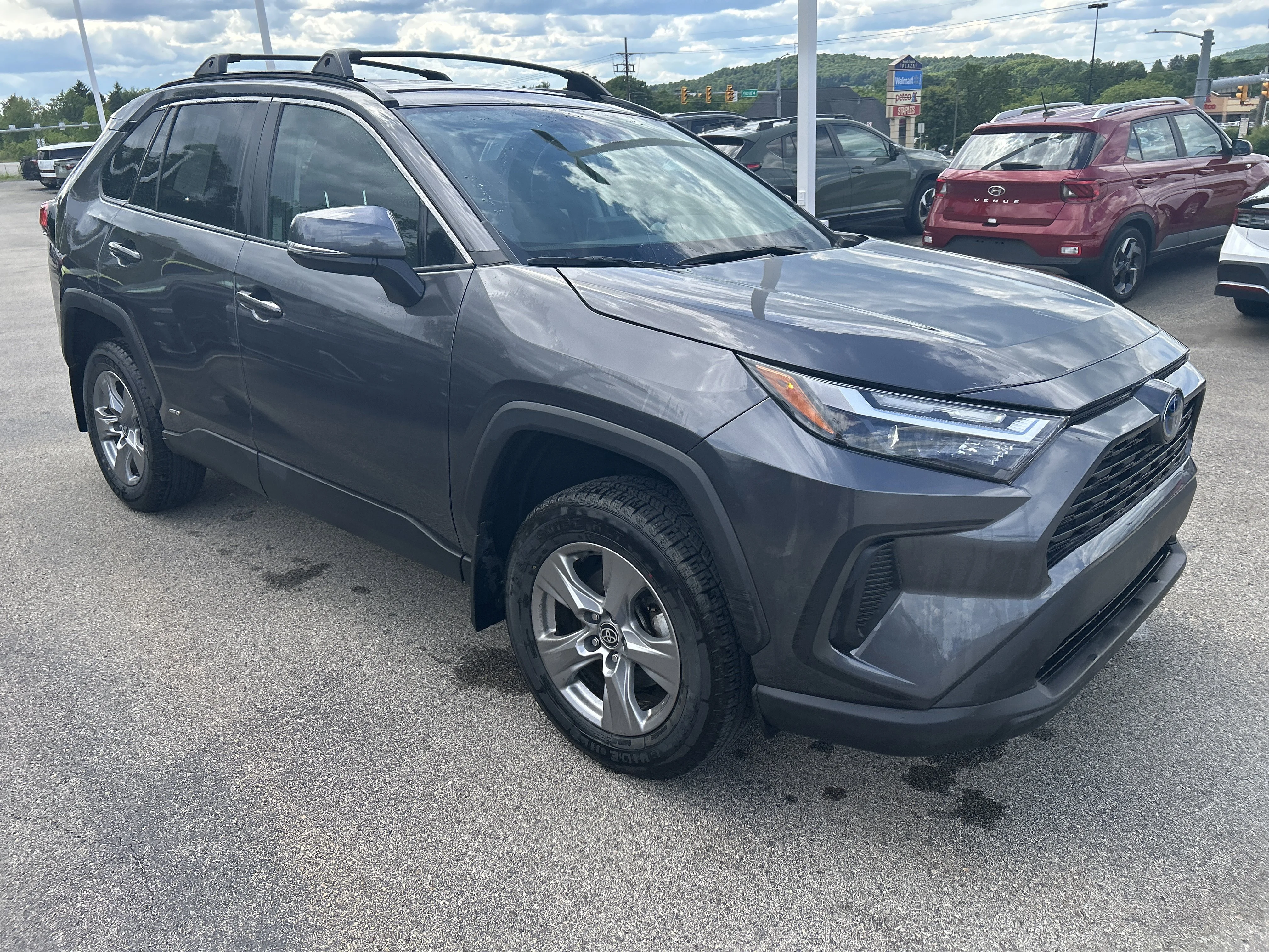 2024 Toyota RAV4 Hybrid XLE AWD's photo