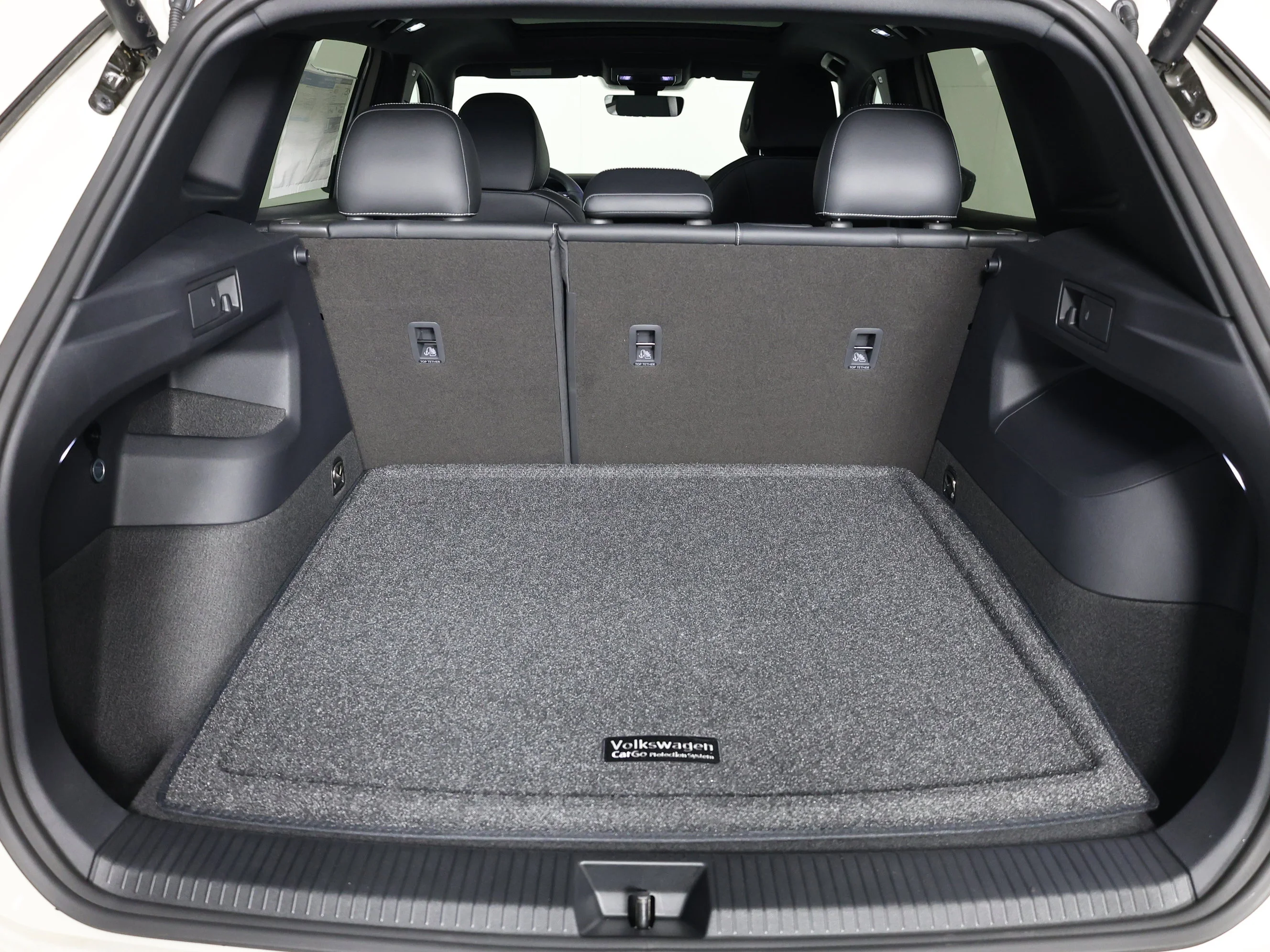 New 2026 Sandstone w/Deep Black Roof Volkswagen SE R-Line Black image 20