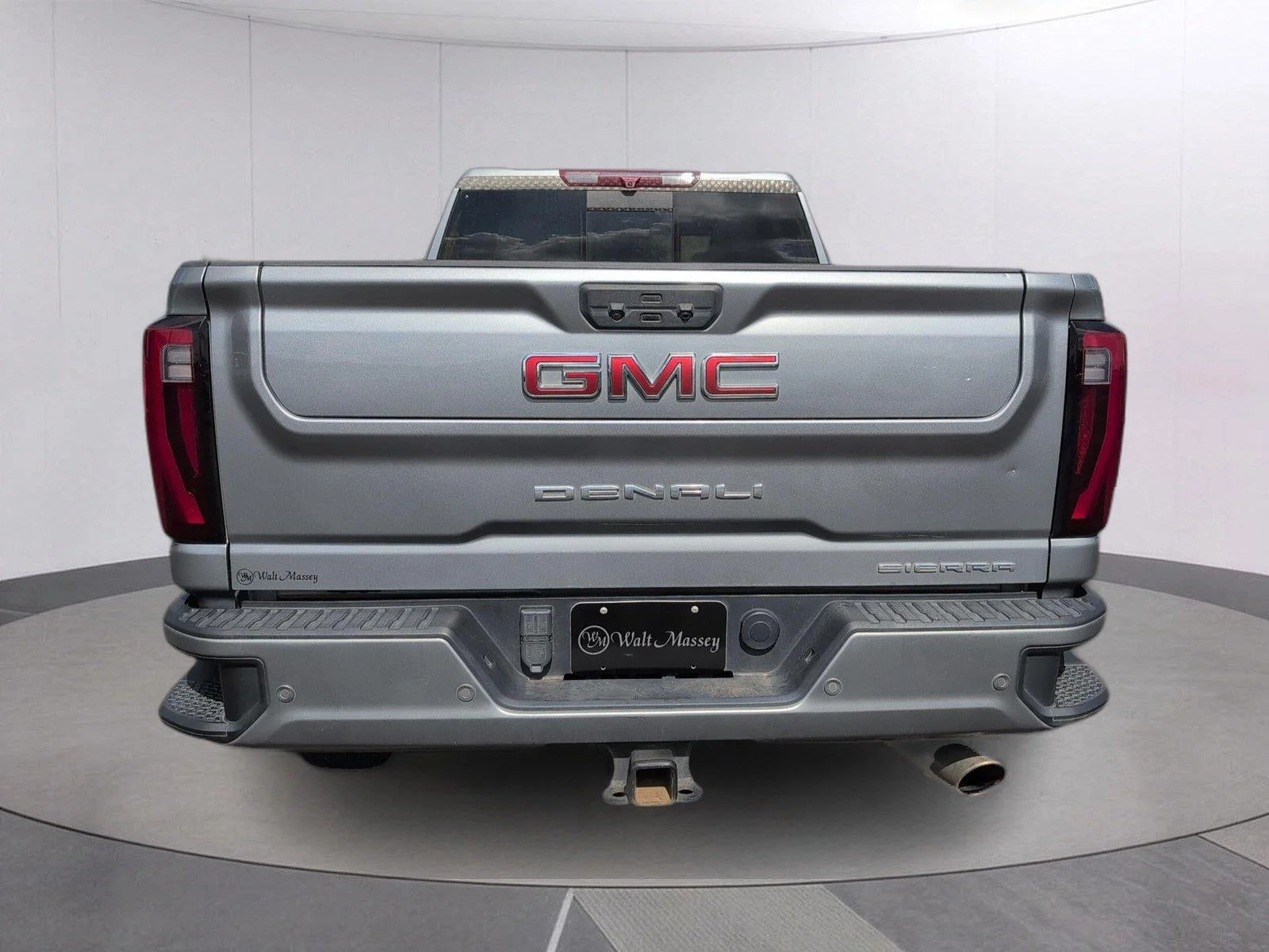 Used 2025 Sterling Metallic GMC Denali image 4