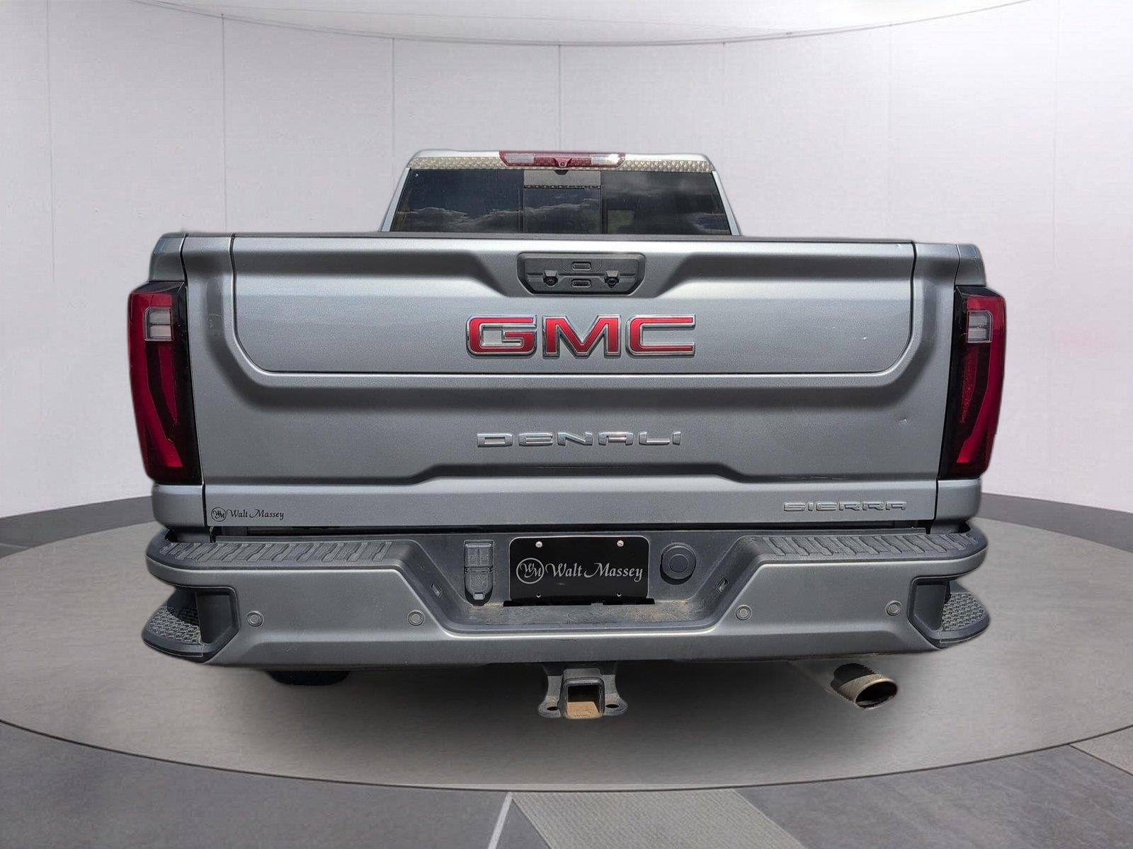 Used 2025 Sterling Metallic GMC Denali image 4
