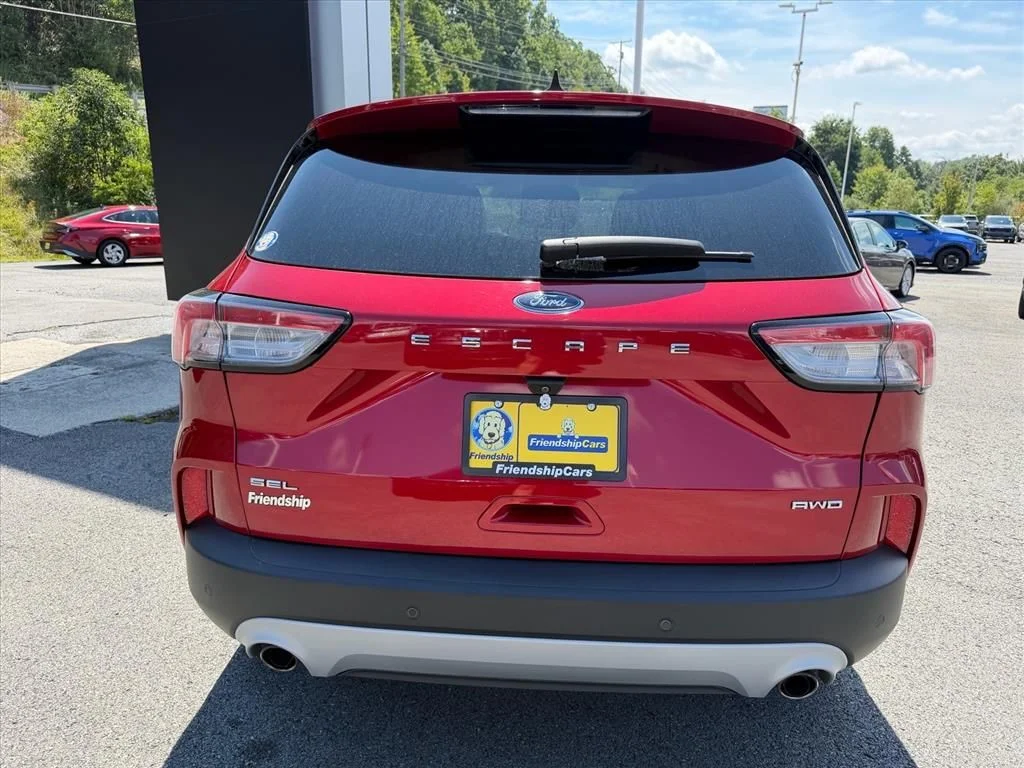 Used 2022 Red Ford SEL image 11