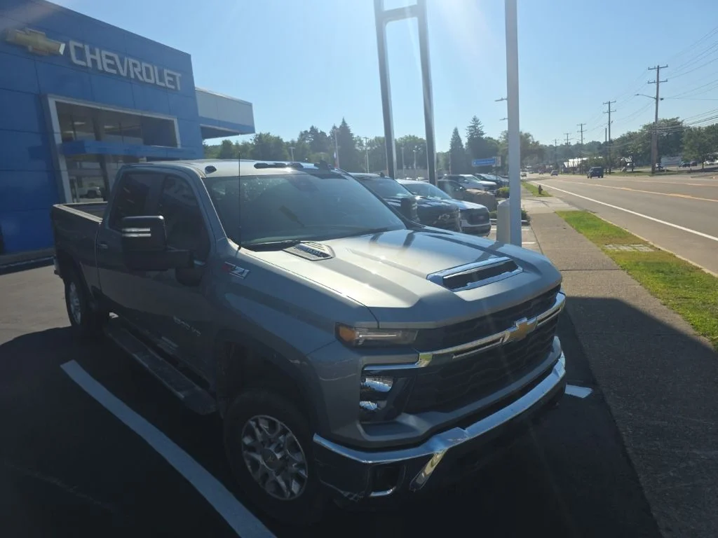 Used 2026 Gray Chevrolet LT image 3