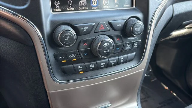 Used 2016 Silver Jeep Laredo image 30