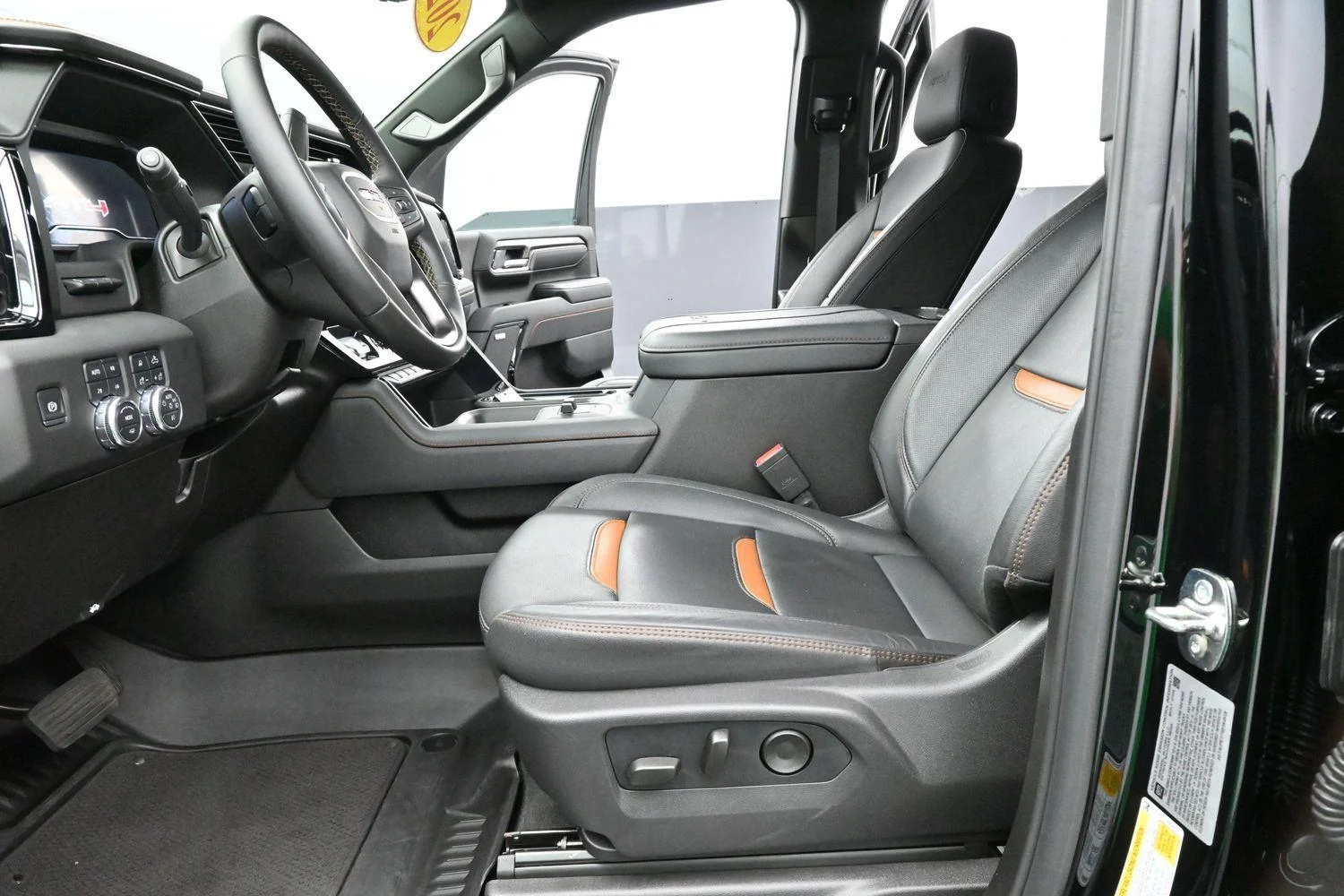 Used 2025 Onyx Black GMC AT4 image 13