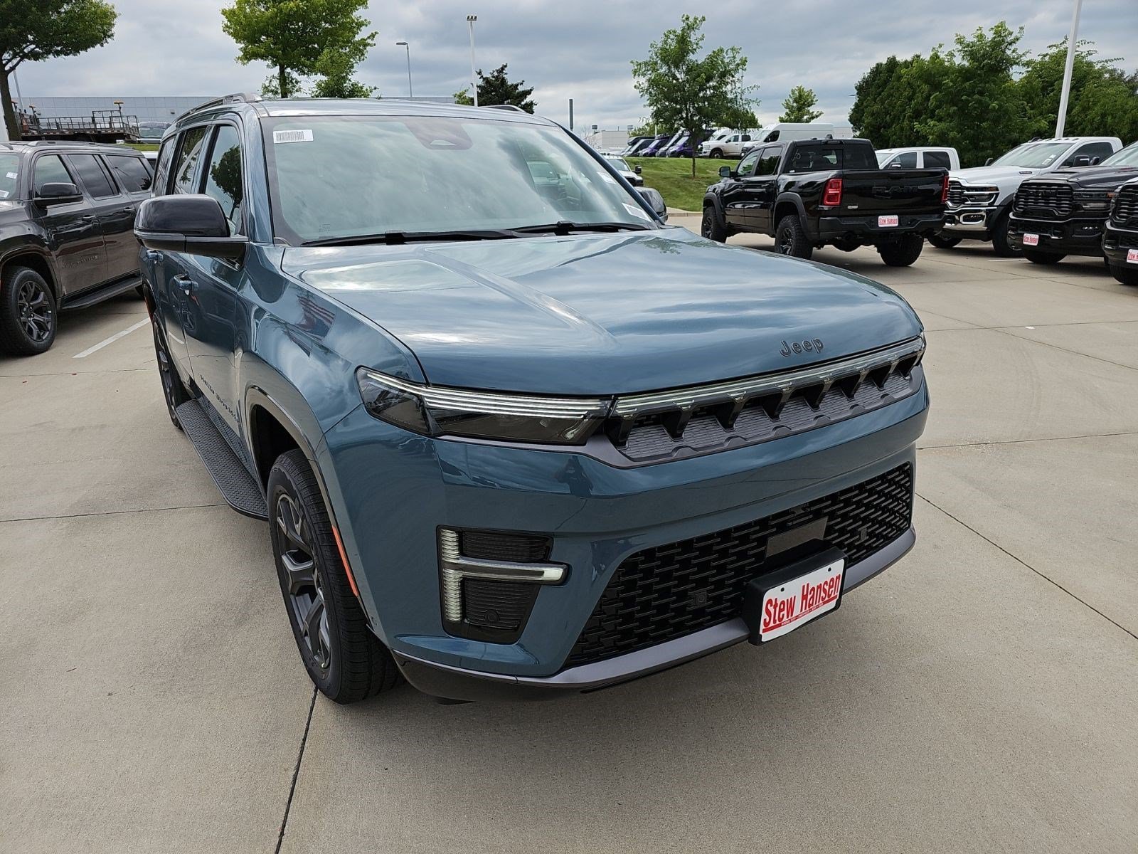 New 2026 Steel Blue Jeep Limited Altitude image 7