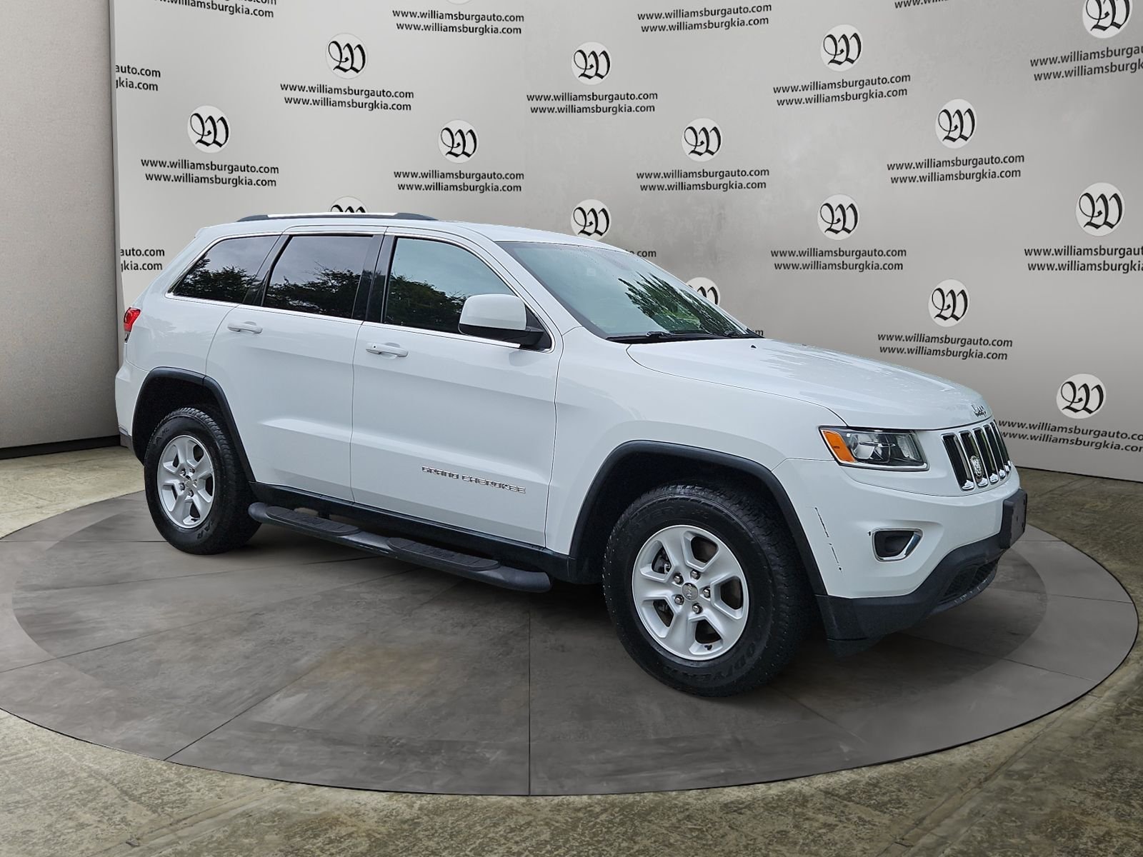 Used 2015 White Jeep Laredo image 7