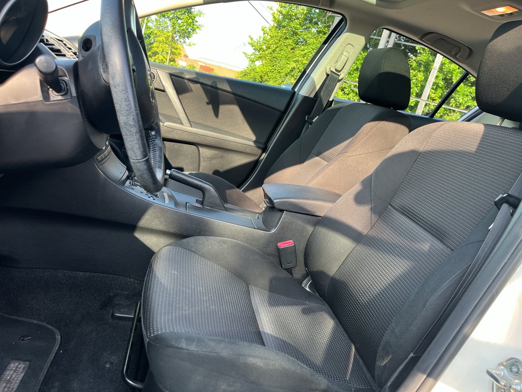 Used 2013 Crystal White Pearl Mica Mazda i Touring image 5