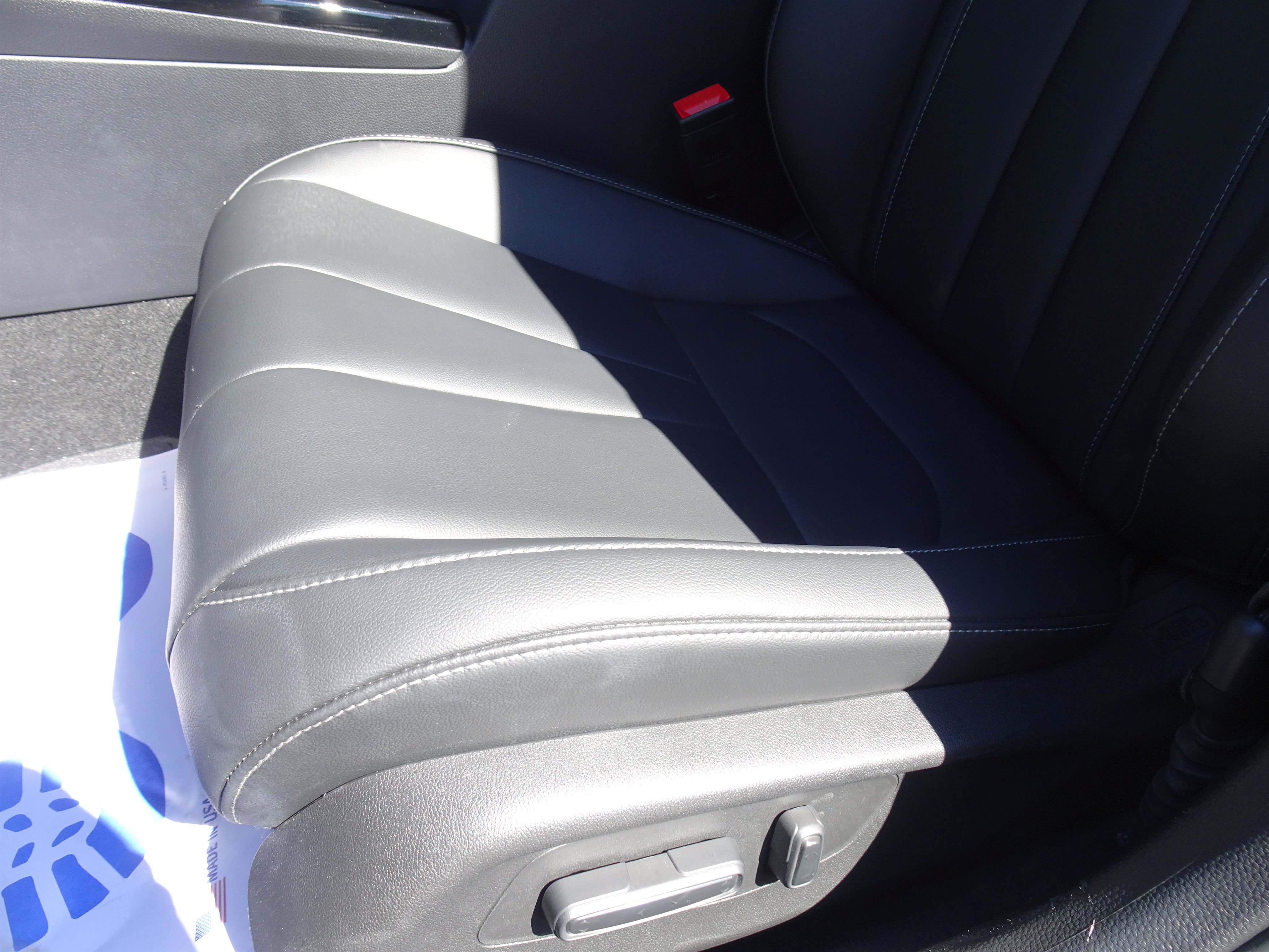 Used 2026 Solar Silver Metallic Acura w/A-Spec Package image 10