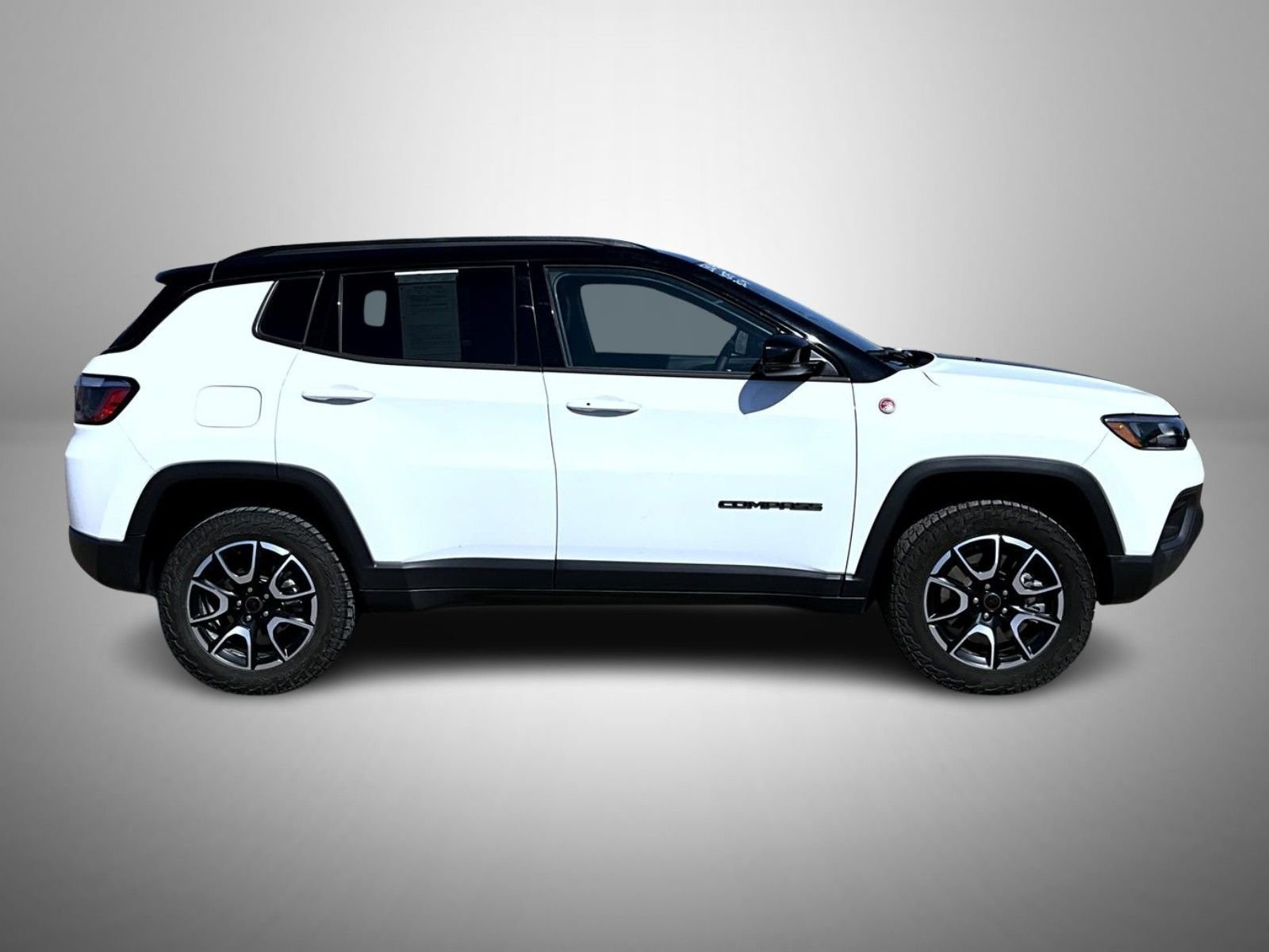 Used 2025 White Jeep Trailhawk image 4