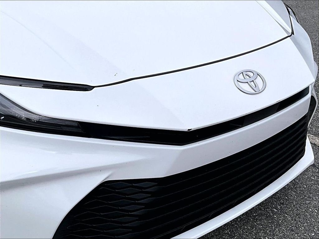 Used 2025 White Toyota LE image 32