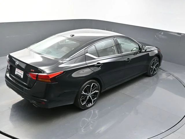 Used 2025 Black Nissan 2.5 SR image 42