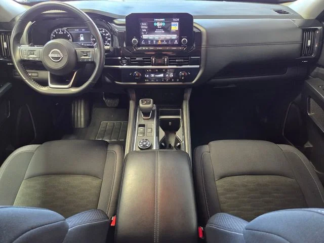 Used 2025 Silver Nissan SV image 13
