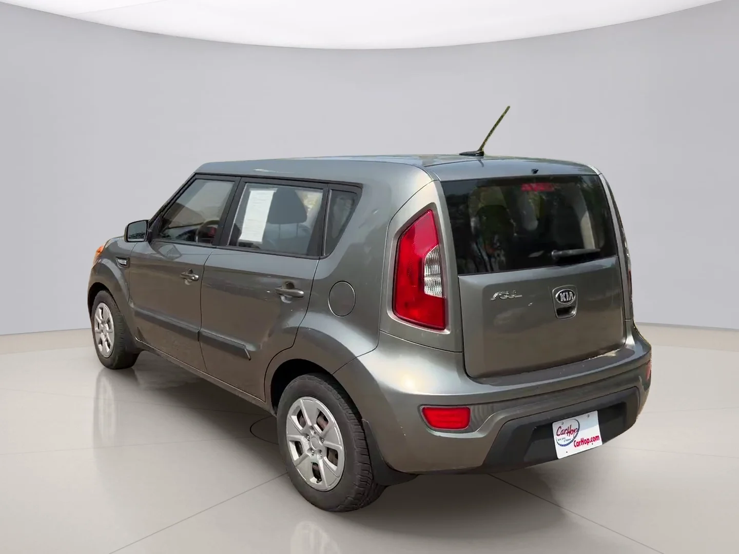 Used 2013 Silver Kia ! WAGON image 3
