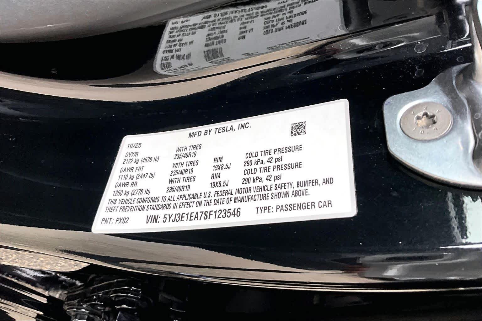 Used 2025  Tesla Long Range image 33